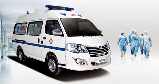 命懸一線牽動(dòng)人心，救護(hù)車臨危不亂治病救人_